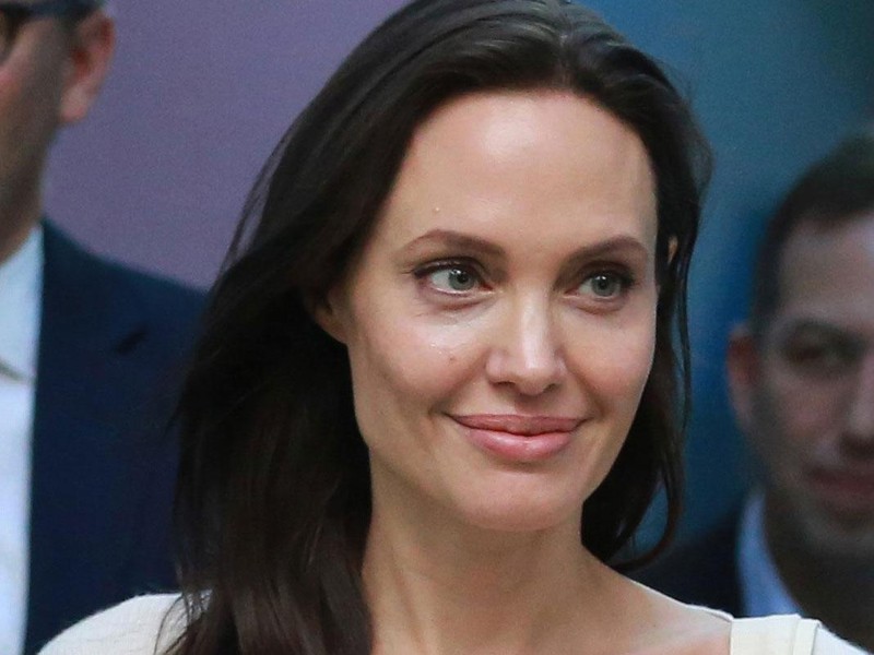 Dieu it biet ve benh liet nua mat Angelina Jolie mac phai-Hinh-8